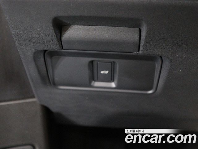 Land Rover Range Rover Evoque 2025 — photo 9
