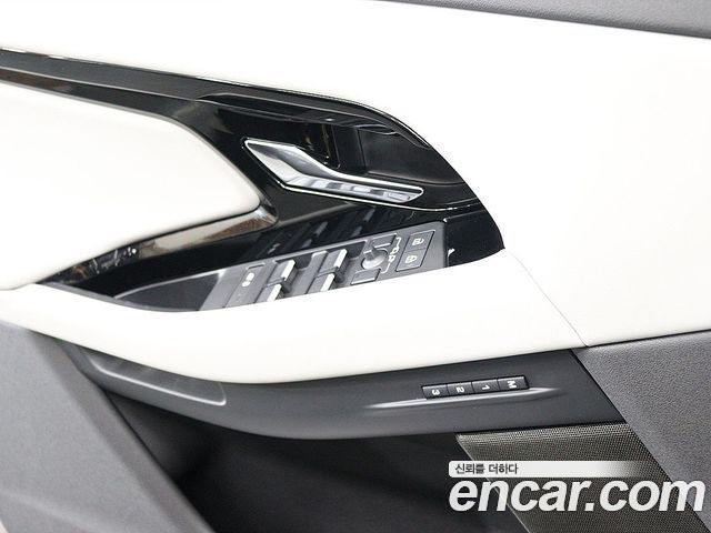 Land Rover Range Rover Evoque 2025 — photo 10