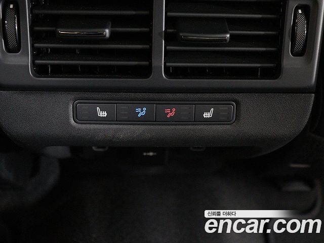 Land Rover Range Rover Evoque 2025 — photo 12