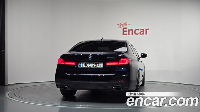 BMW 5-Series 2023 — photo 4