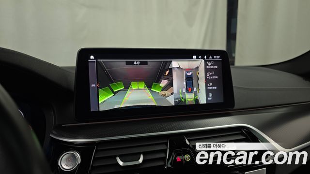 BMW 5-Series 2023 — photo 20
