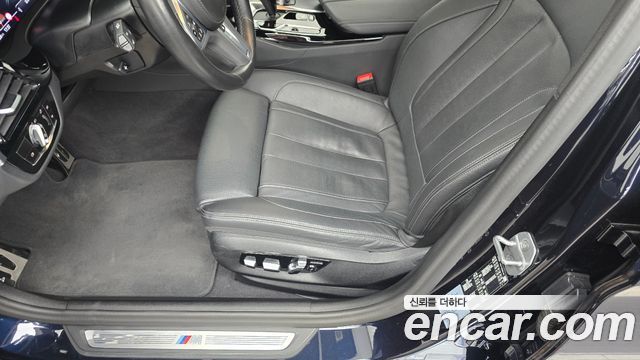 BMW 5-Series 2023 — photo 25