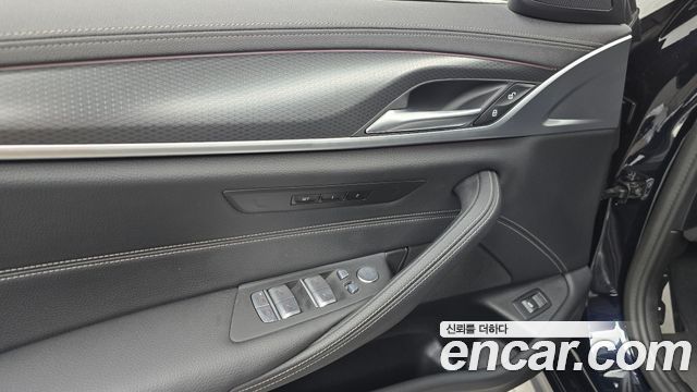 BMW 5-Series 2023 — photo 29