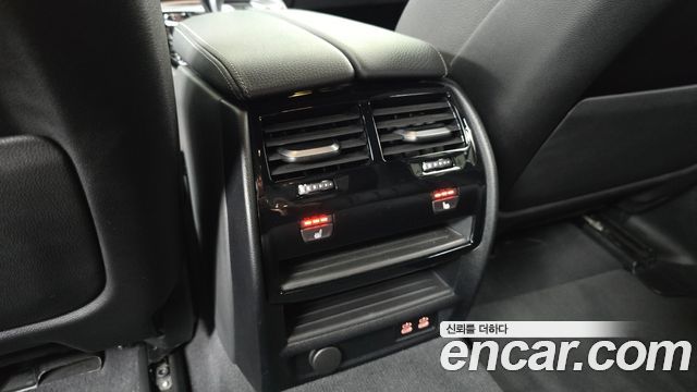 BMW 5-Series 2023 — photo 31
