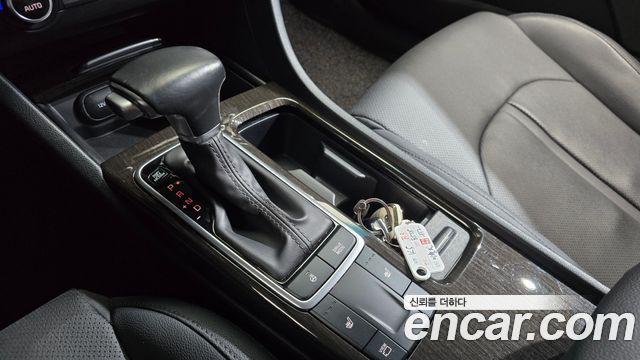 Kia K5 2019 — photo 9