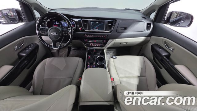 Kia Canival 2020 — photo 10