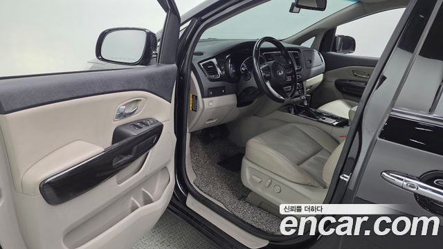 Kia Canival 2020 — photo 13