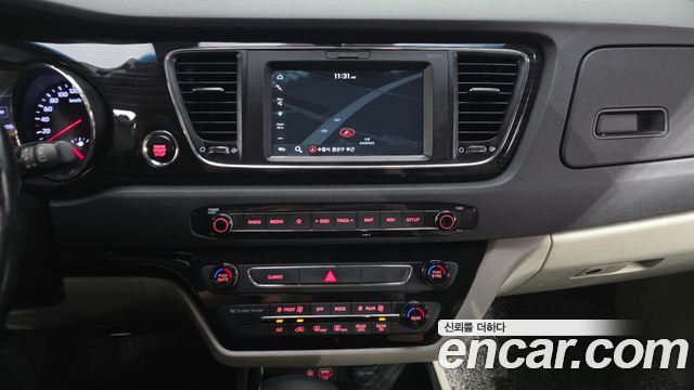 Kia Canival 2020 — photo 19
