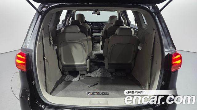 Kia Canival 2020 — photo 23
