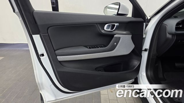Polestar Polestar 2 2022 — photo 14