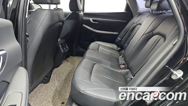 Hyundai Sonata 2022 — photo 11