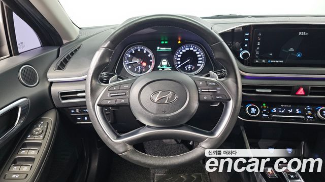 Hyundai Sonata 2022 — photo 15