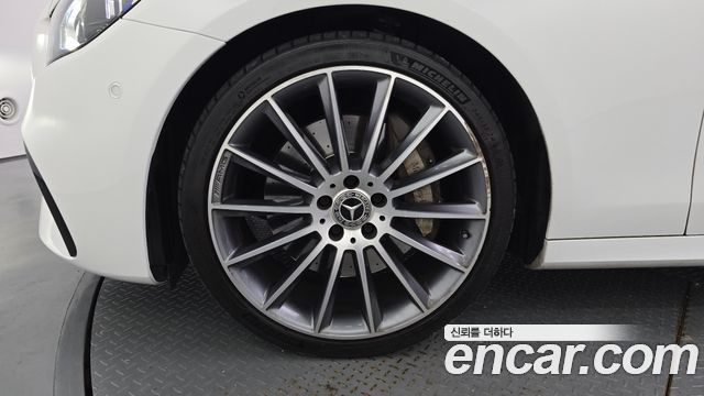 Mercedes-Benz E-Class 2022 — photo 5