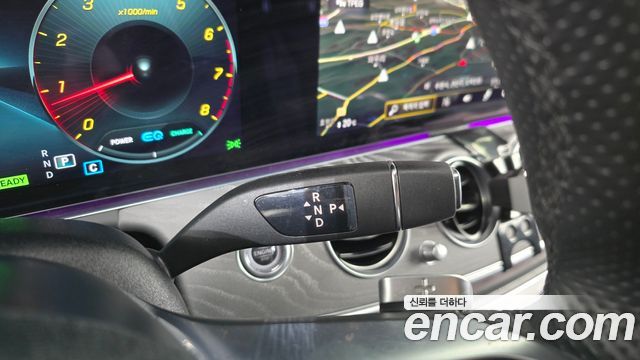 Mercedes-Benz E-Class 2022 — photo 9