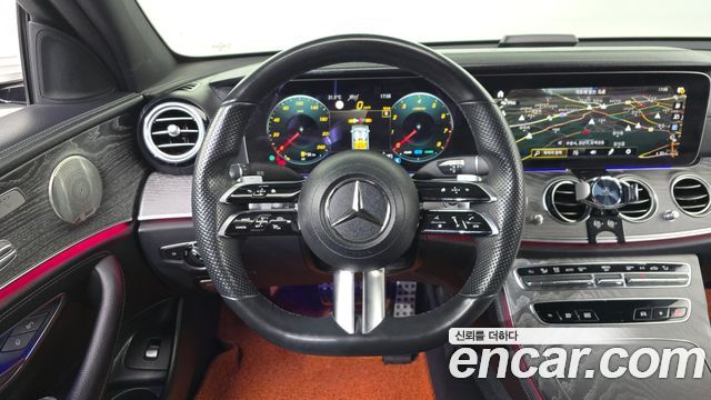 Mercedes-Benz E-Class 2022 — photo 14
