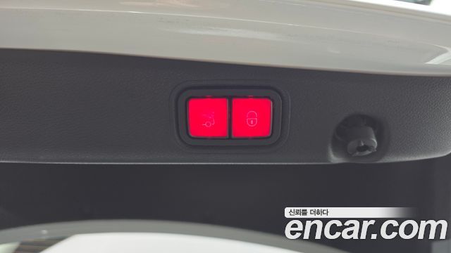 Mercedes-Benz E-Class 2022 — photo 18