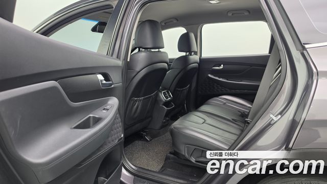 Hyundai Santafe 2019 — photo 28