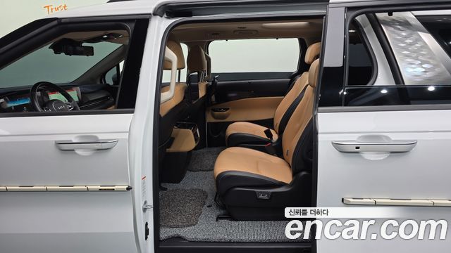 Kia Canival 2022 — photo 17
