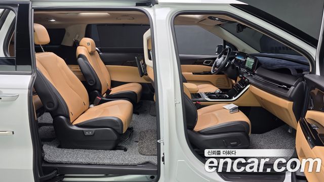 Kia Canival 2022 — photo 16