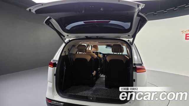 Kia Canival 2022 — photo 35