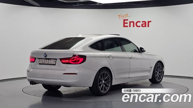 BMW Gran Turismo 2020 — photo 2