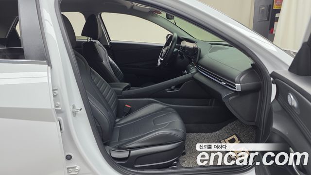 Hyundai AVANTE 2021 — photo 17