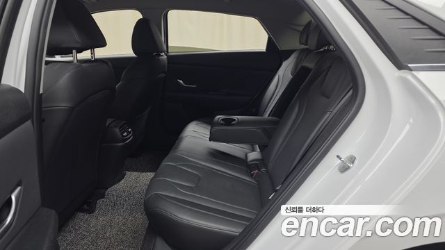 Hyundai AVANTE 2021 — photo 18