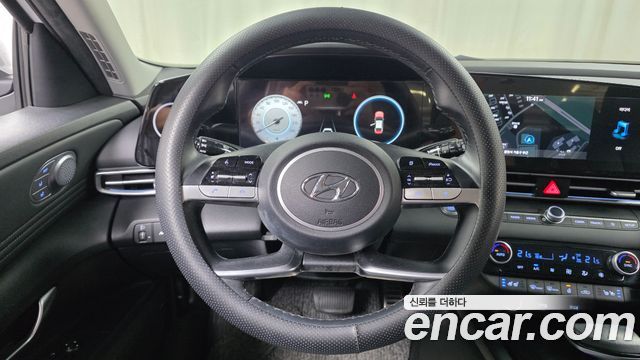 Hyundai AVANTE 2021 — photo 19