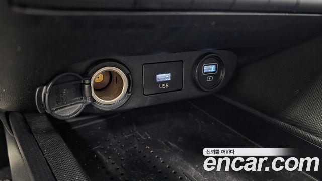Hyundai AVANTE 2021 — photo 31