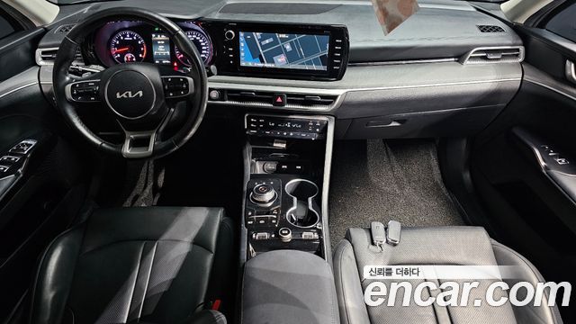 Kia K5 2023 — photo 10