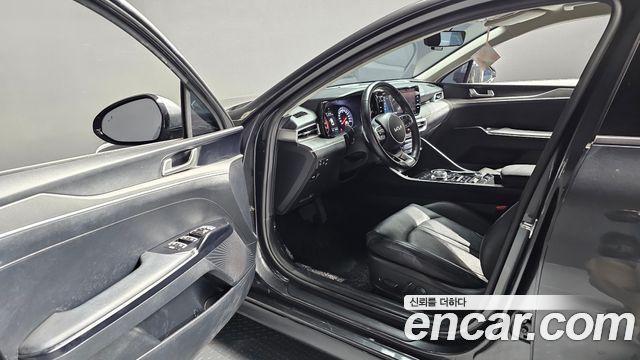 Kia K5 2023 — photo 13