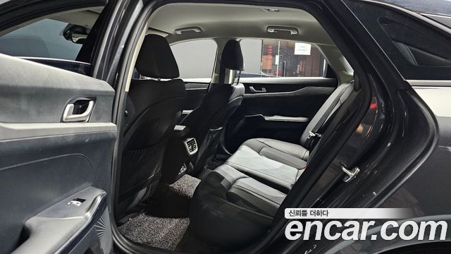 Kia K5 2023 — photo 16