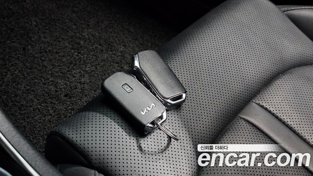 Kia K5 2023 — photo 36