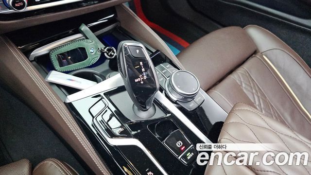 BMW 5-Series 2023 — photo 12