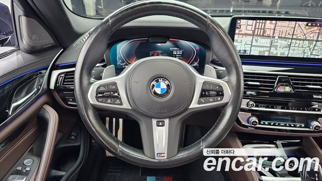 BMW 5-Series 2023 — photo 19