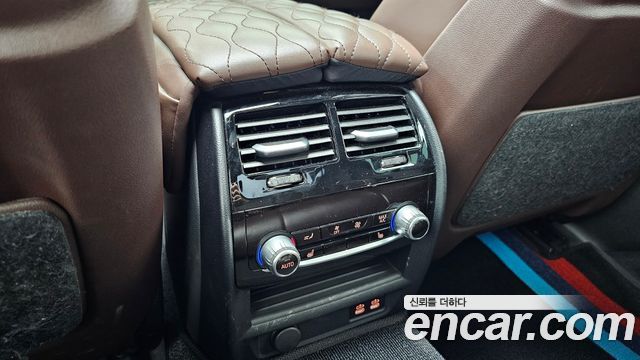 BMW 5-Series 2023 — photo 23