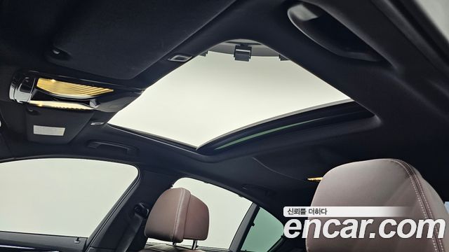 BMW 5-Series 2023 — photo 25