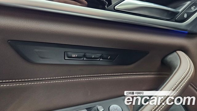 BMW 5-Series 2023 — photo 28