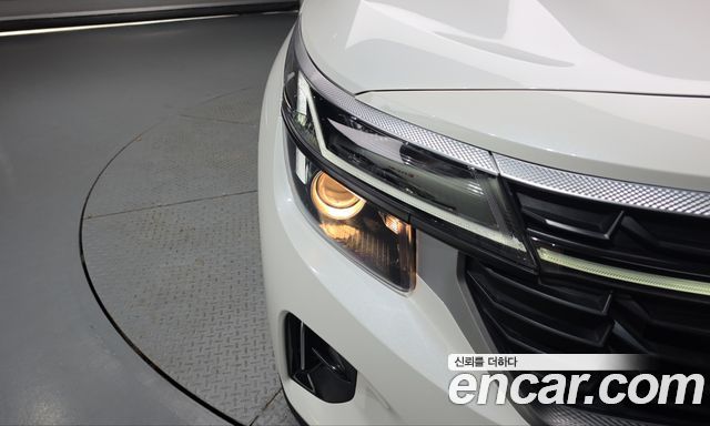 Kia Seltos 2023 — photo 8