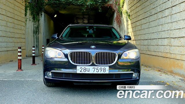 BMW 7-Series 2011 — photo 3