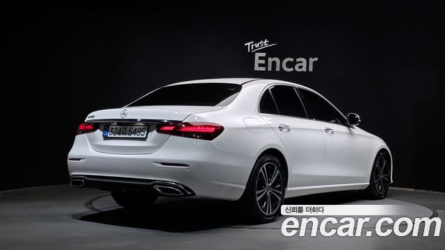 Mercedes-Benz E-Class 2021 — photo 2