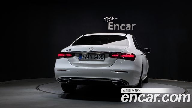 Mercedes-Benz E-Class 2021 — photo 4