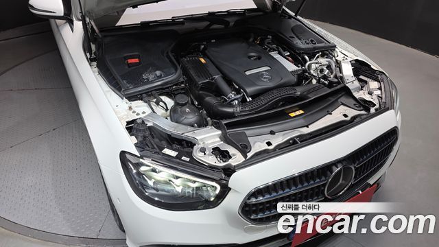 Mercedes-Benz E-Class 2021 — photo 6
