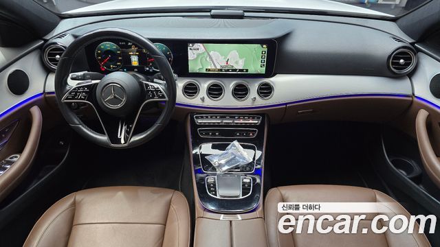 Mercedes-Benz E-Class 2021 — photo 10