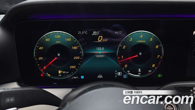 Mercedes-Benz E-Class 2021 — photo 11