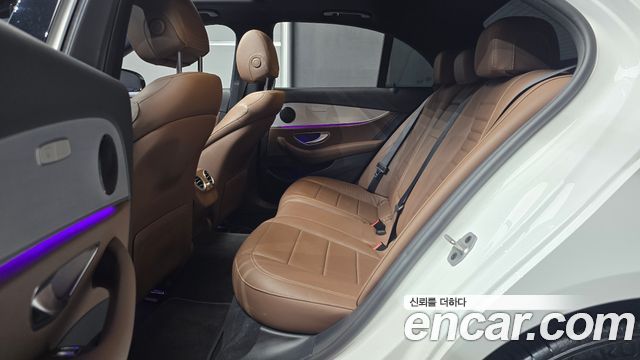 Mercedes-Benz E-Class 2021 — photo 18