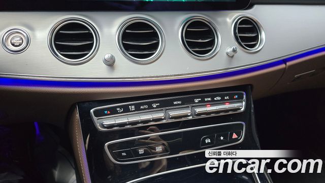 Mercedes-Benz E-Class 2021 — photo 23