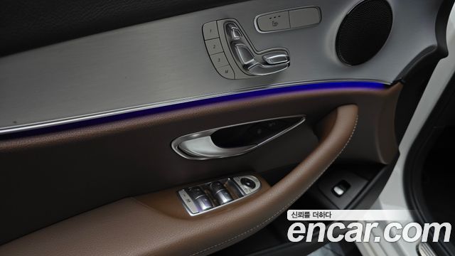 Mercedes-Benz E-Class 2021 — photo 27