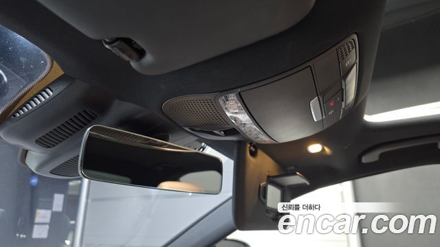 Mercedes-Benz E-Class 2021 — photo 31