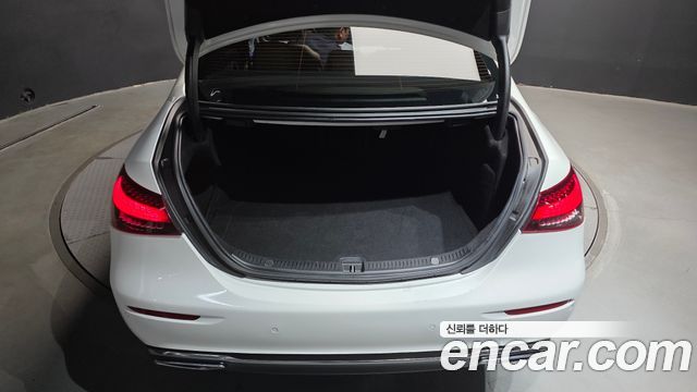 Mercedes-Benz E-Class 2021 — photo 33